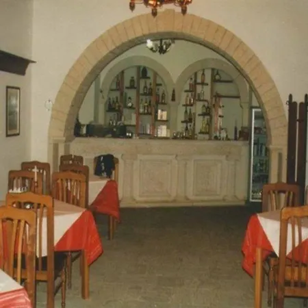 Отель Hotel Berati 3*