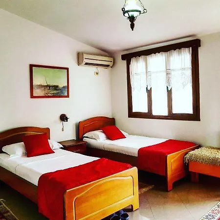 Hotel Berati 3*