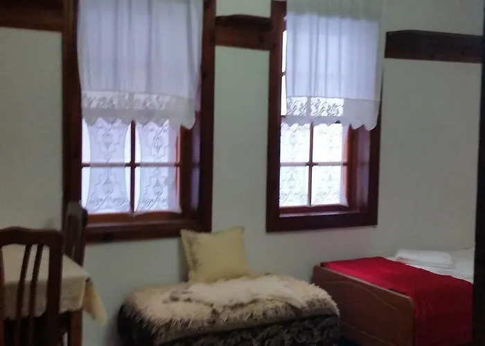 호텔 Hotel Berati 3*