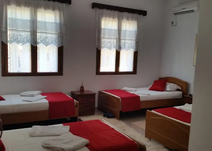 호텔 Hotel Berati 3*