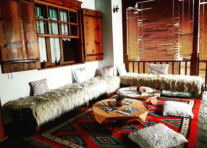 호텔 Hotel Berati 3*