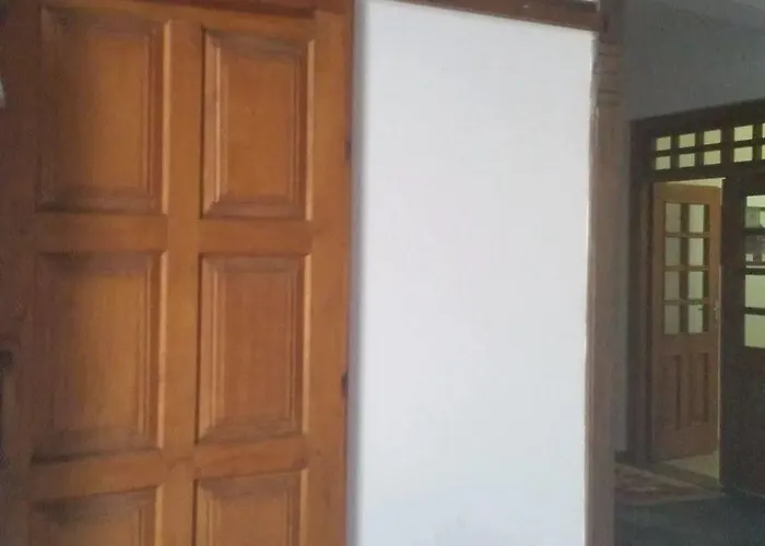 호텔 Hotel Berati 3*